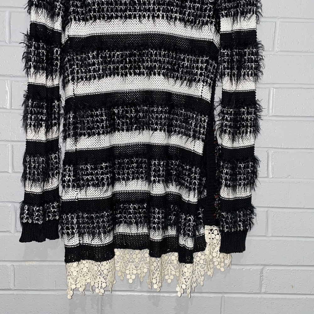 Sweater - Picture 4 of 5